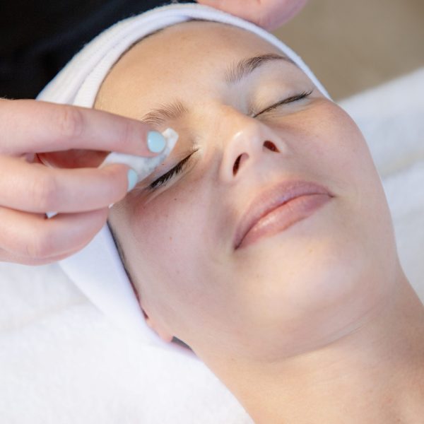 Eyelash / Eyebrow Tinting